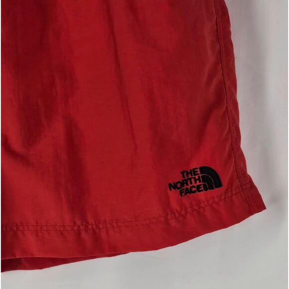 THE NORTH FACE WOMEN'S RED NYLON SHORTS WITH MESH LINING SIZE SMALL - Picture 4 of 11